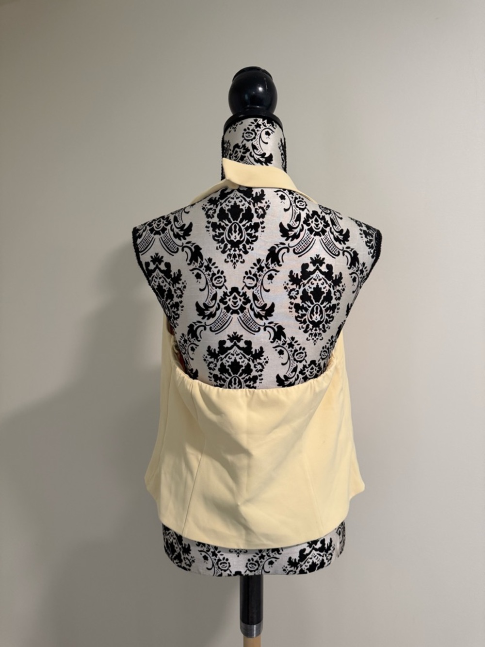 Abercrombie and Fitch Halter Top - Picture 4 of 7